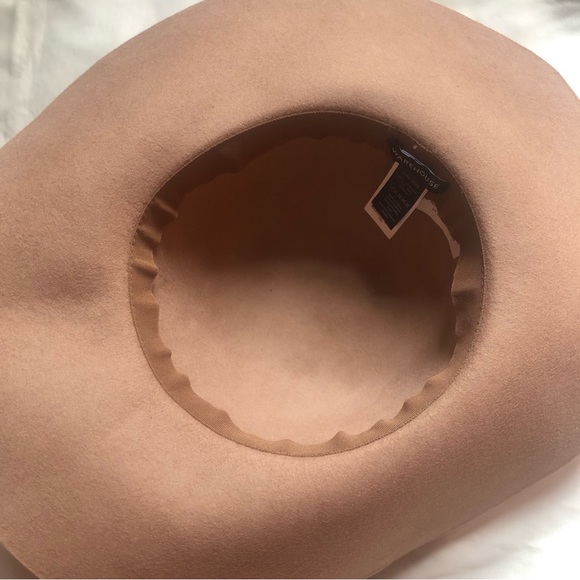 ❤️NWOT Warehouse Cream /Tan 100% Wool hat wide brim - Picture 2 of 3